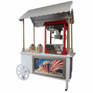 Luxe witte popcornmachine op candy cart met sierlijk dakje en sfeervolle popcorn-opdruk, dé blikvanger voor feesten in Poppel en Turnhout bij FunPartyVerhuur.